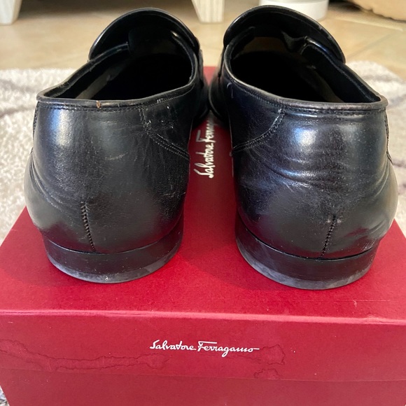 FERRAGAMO BENFORD GANCINI LEATHER LOAFERS - Picture 4 of 9